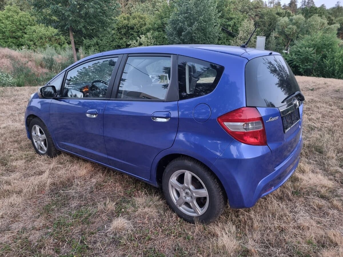 2011 Honda JAZZ - 3