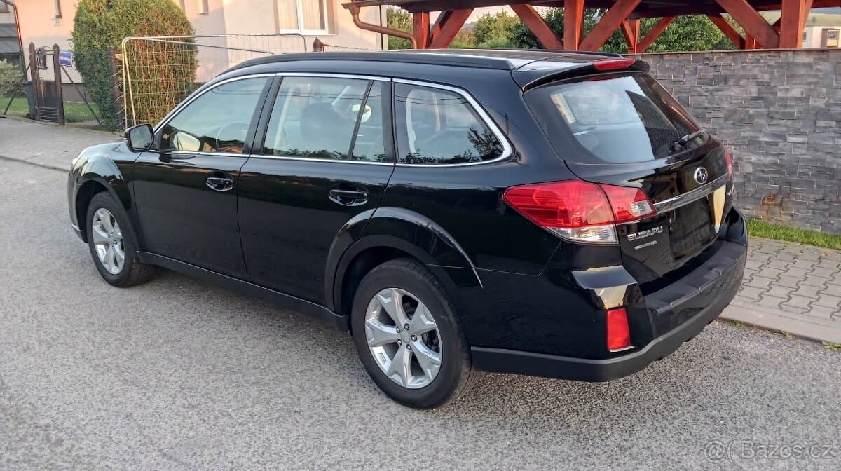 2010 Subaru OUTBACK - 3