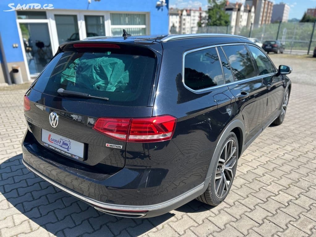 2018 Volkswagen PASSAT - 3