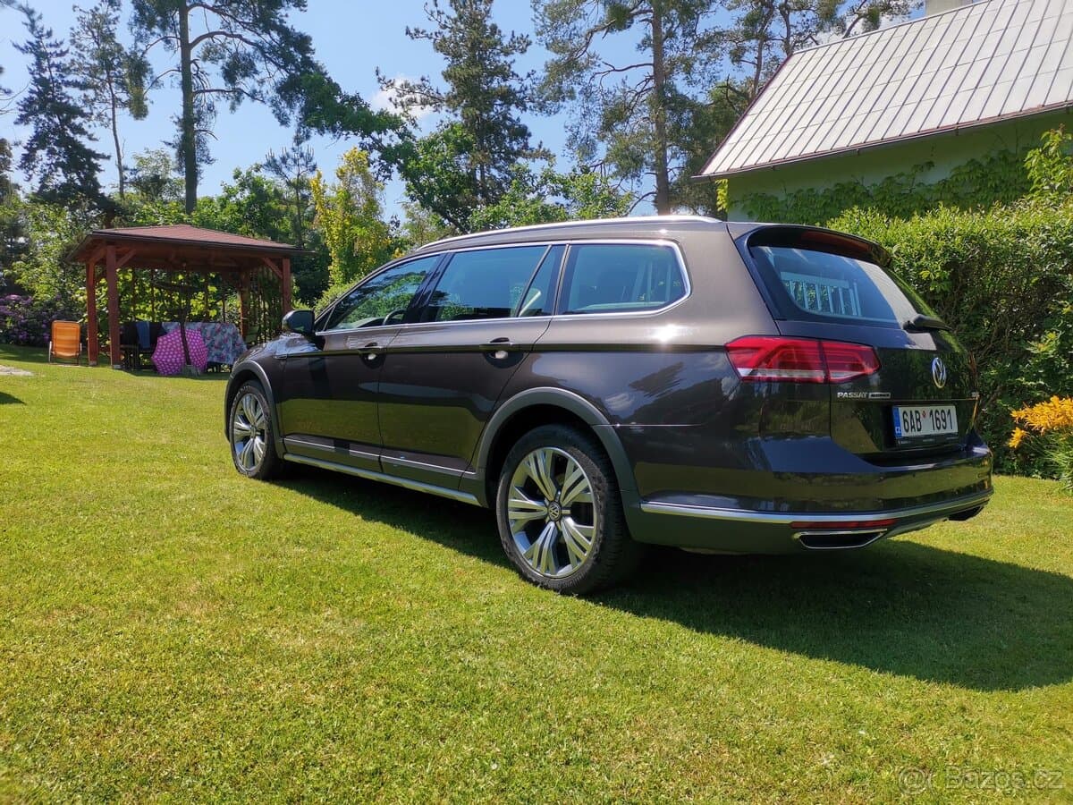 2017 Volkswagen PASSAT - 3
