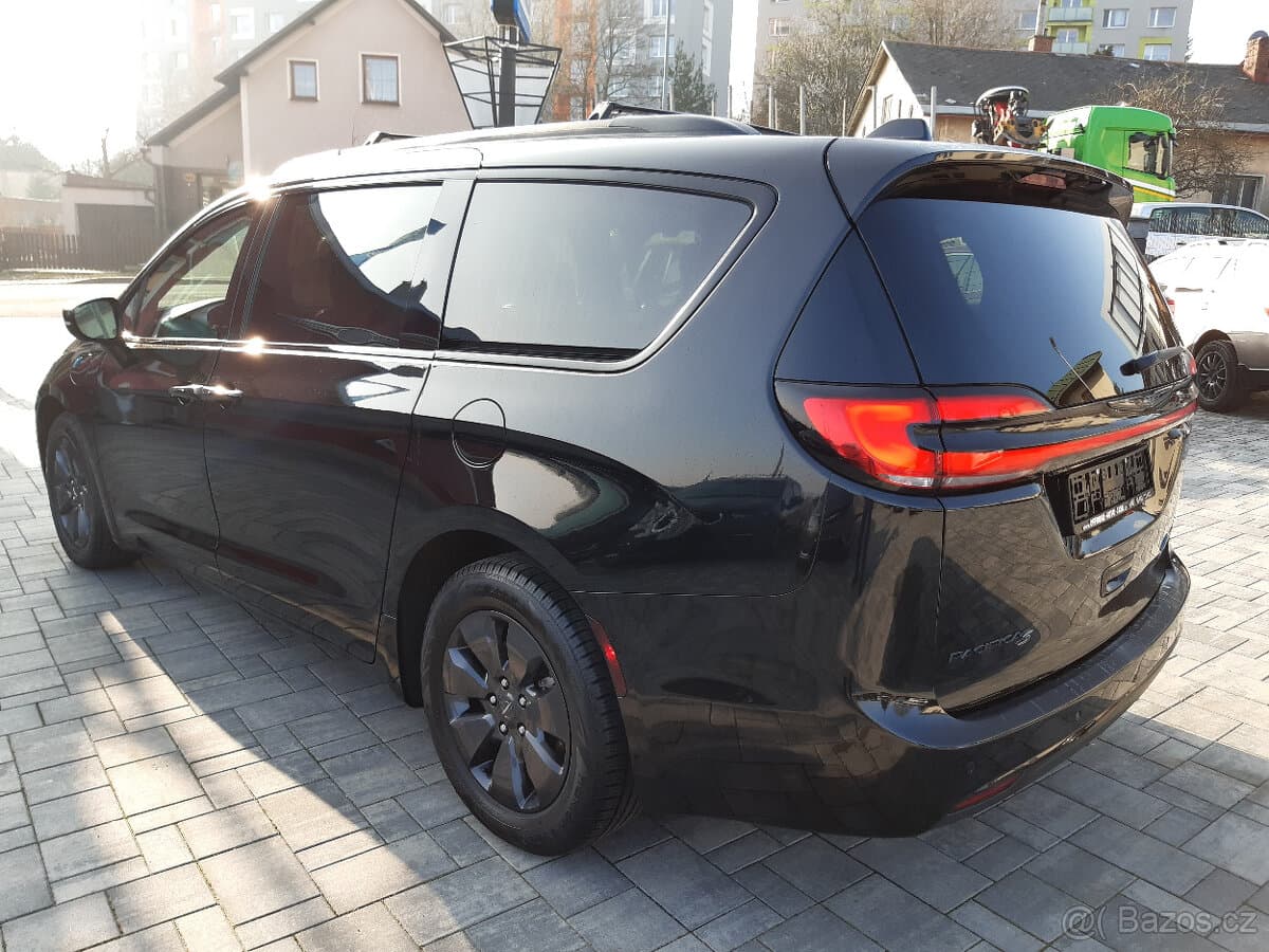 2019 Chrysler PACIFICA - 3