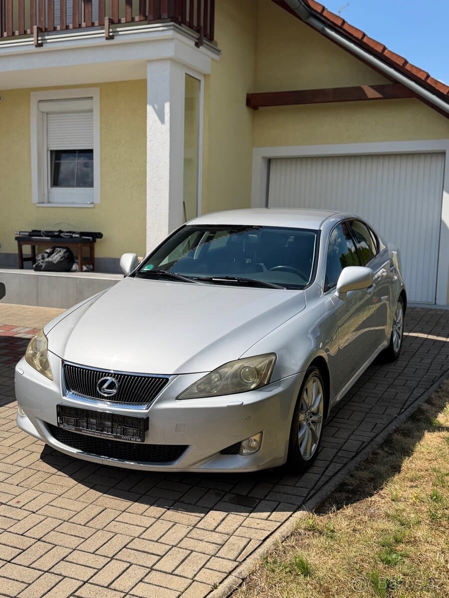 2005 Lexus IS - 3
