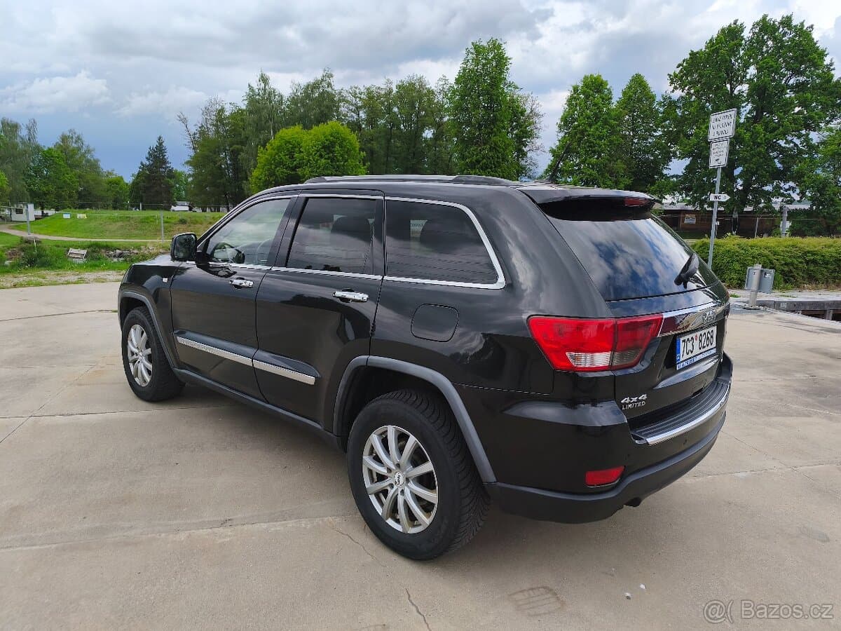 2012 Jeep CHEROKEE - 3
