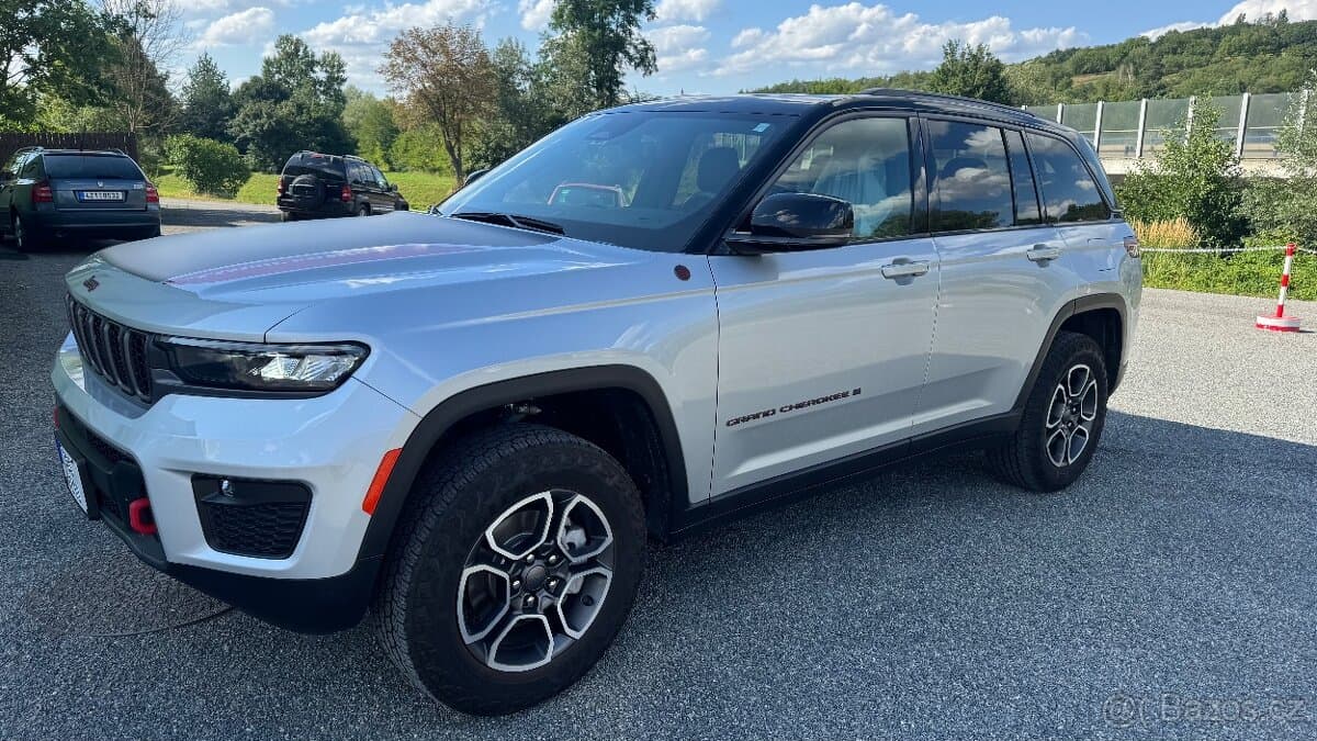 2022 Jeep CHEROKEE - 3