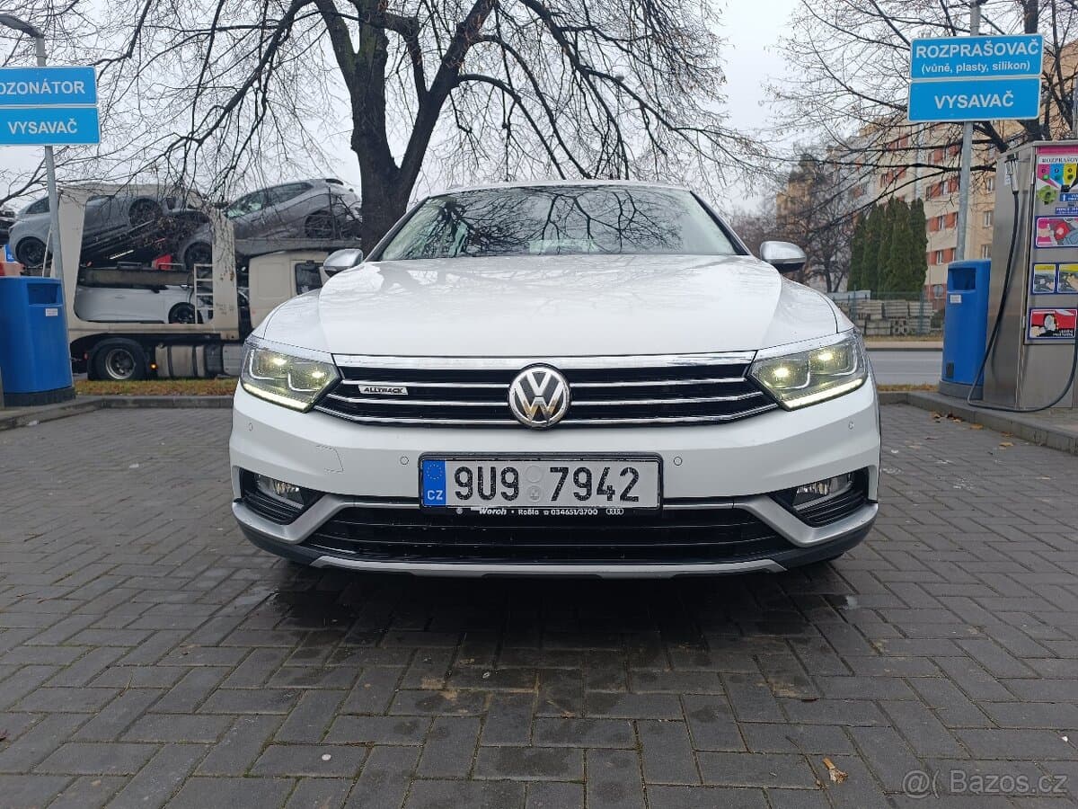 2017 Volkswagen PASSAT - 3