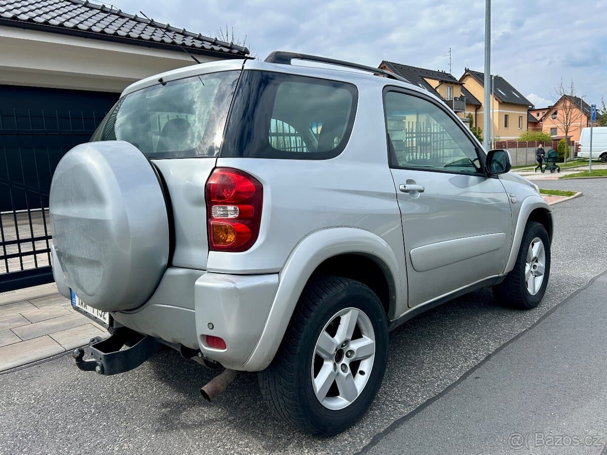 2004 Toyota RAV4 - 3