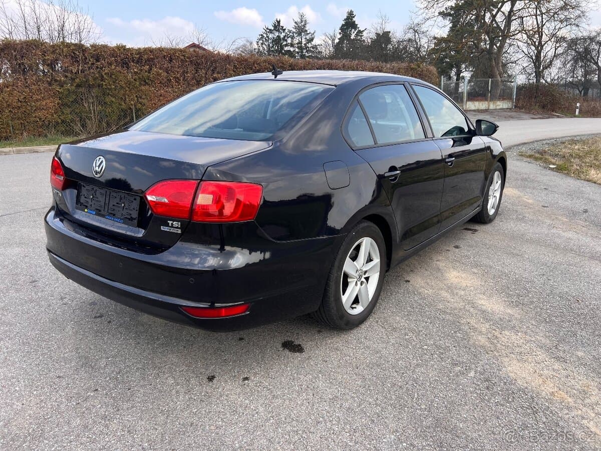 2011 Volkswagen JETTA - 3