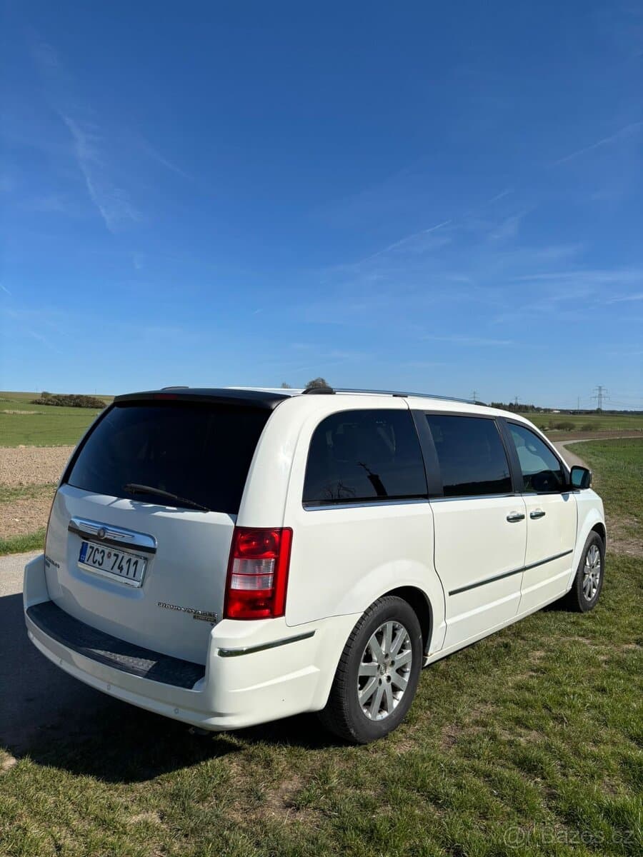 2009 Chrysler VOYAGER - 3