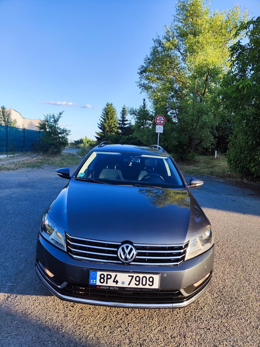2011 Volkswagen PASSAT - 3