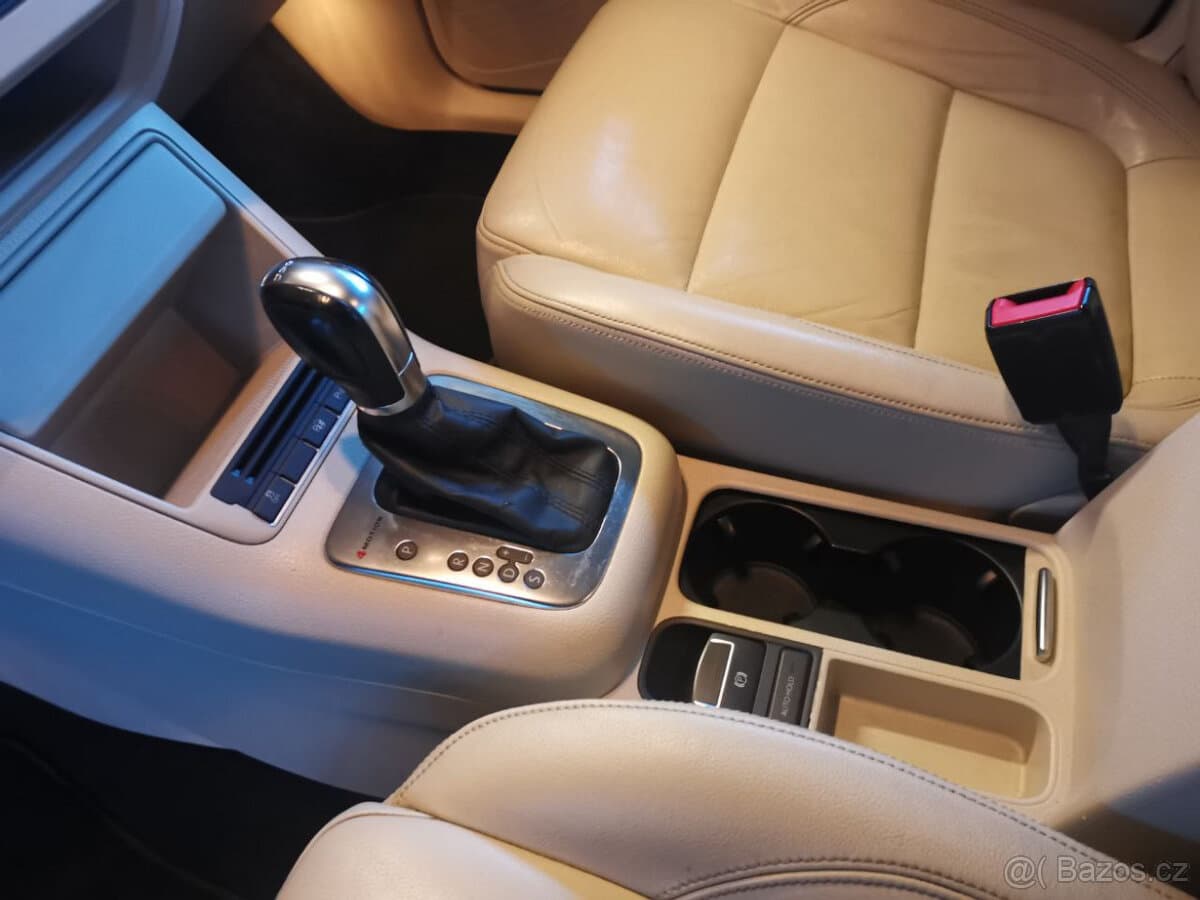 2011 Volkswagen TIGUAN - 3