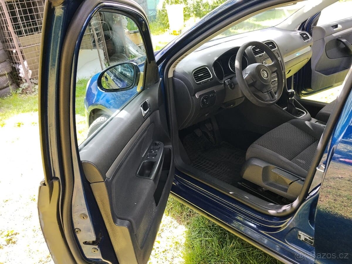 Volkswagen GOLF - 3