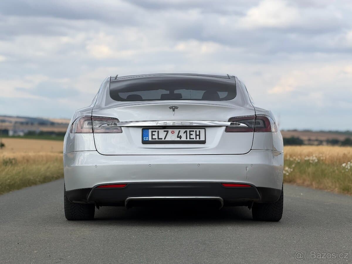 2013 Tesla MODEL S - 3