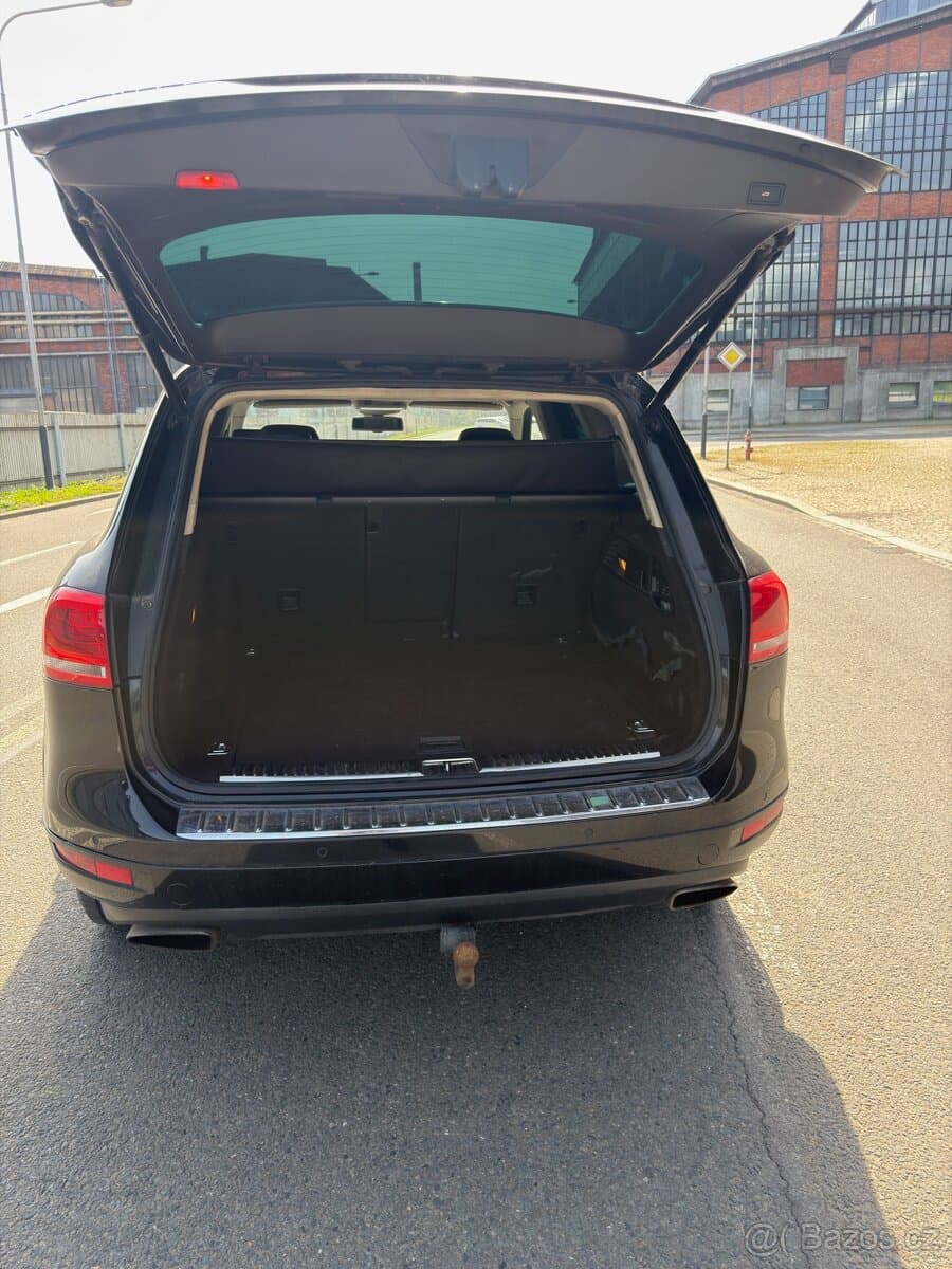 2010 Volkswagen TOUAREG - 3