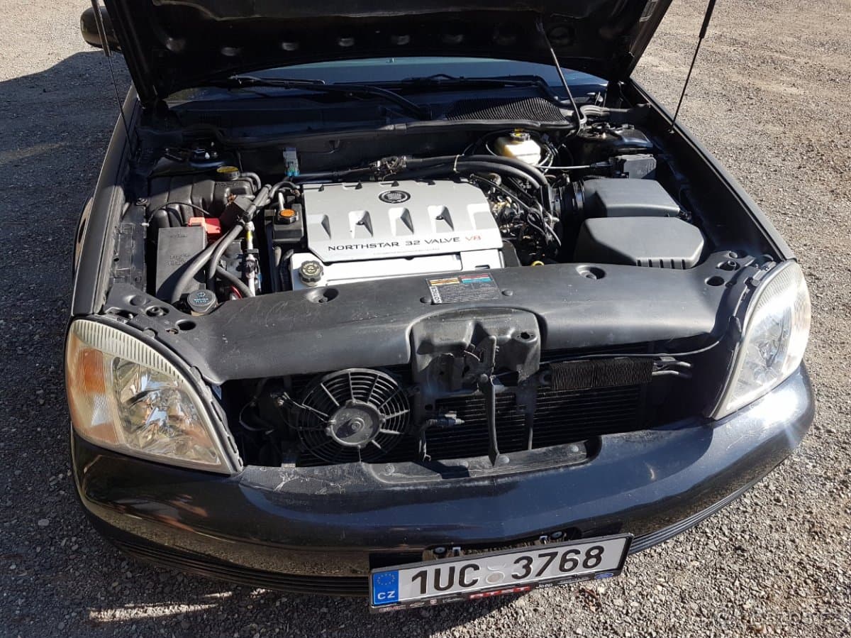 2001 Cadillac DEVILLE - 3