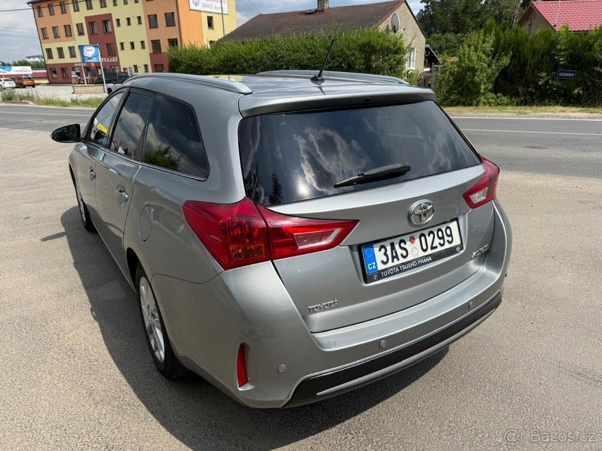 2013 Toyota AURIS - 3