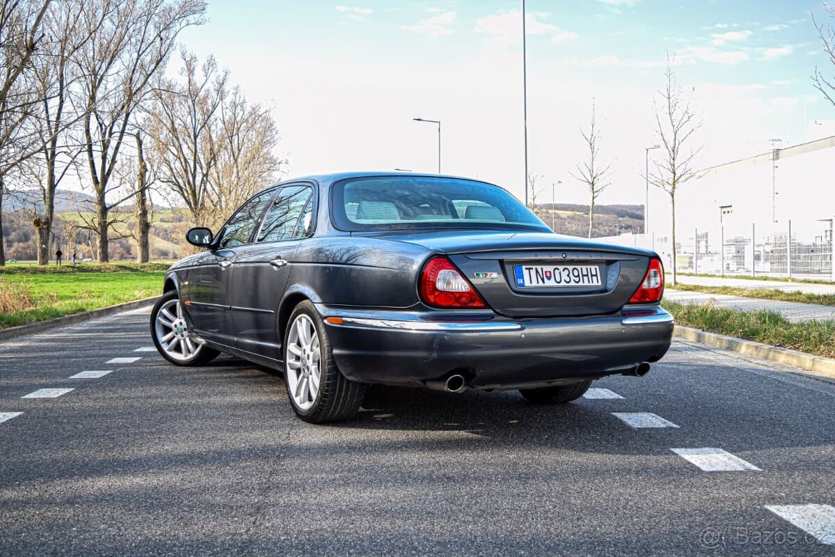 2004 Jaguar XJ - 3