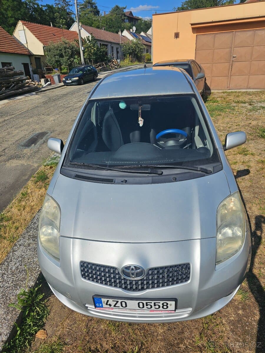 Toyota YARIS - 3