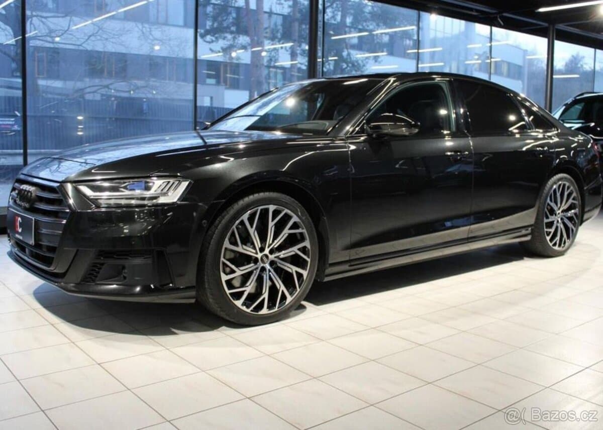 2021 Audi S8 - 3