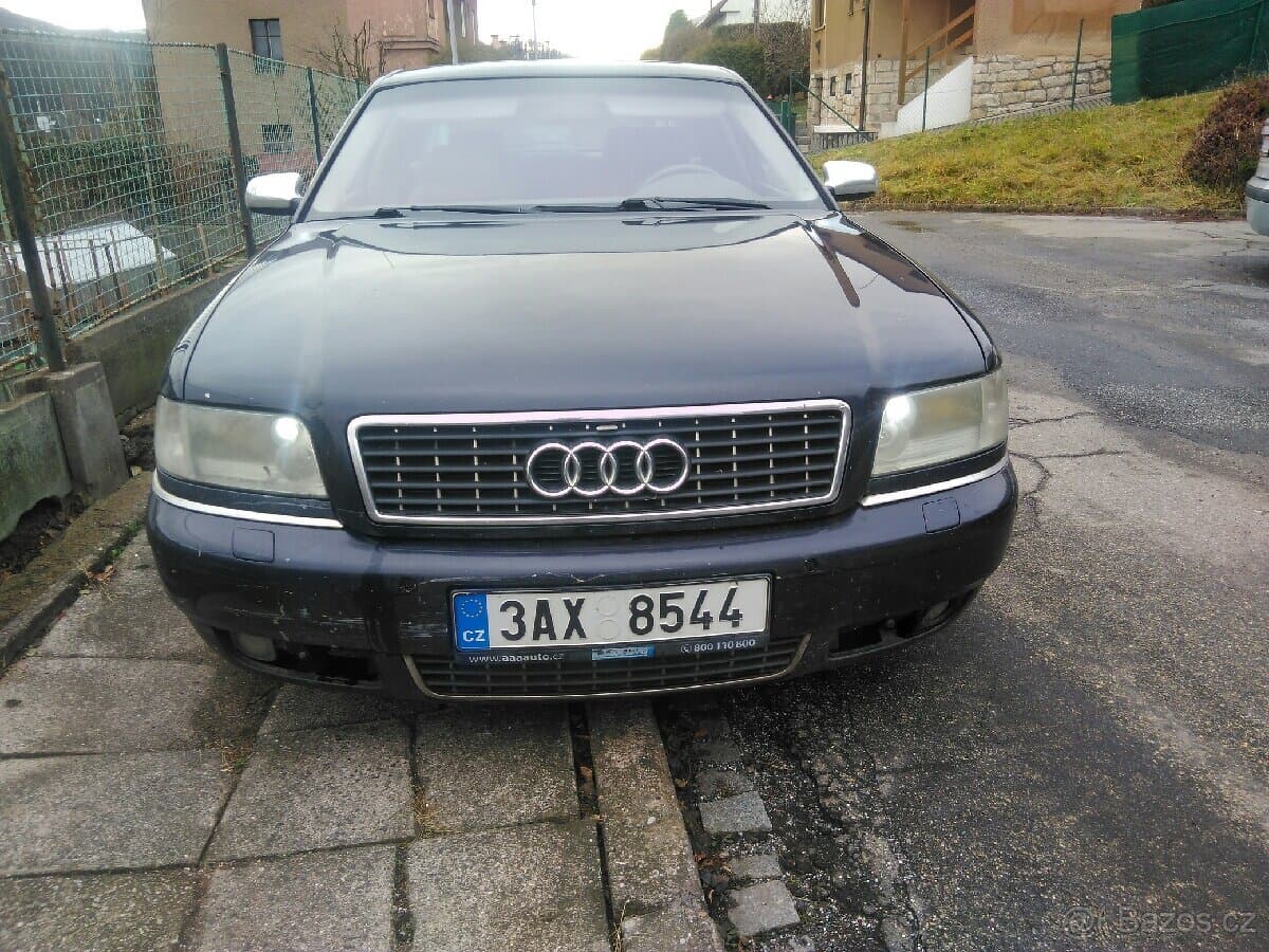 2000 Audi S8 - 3