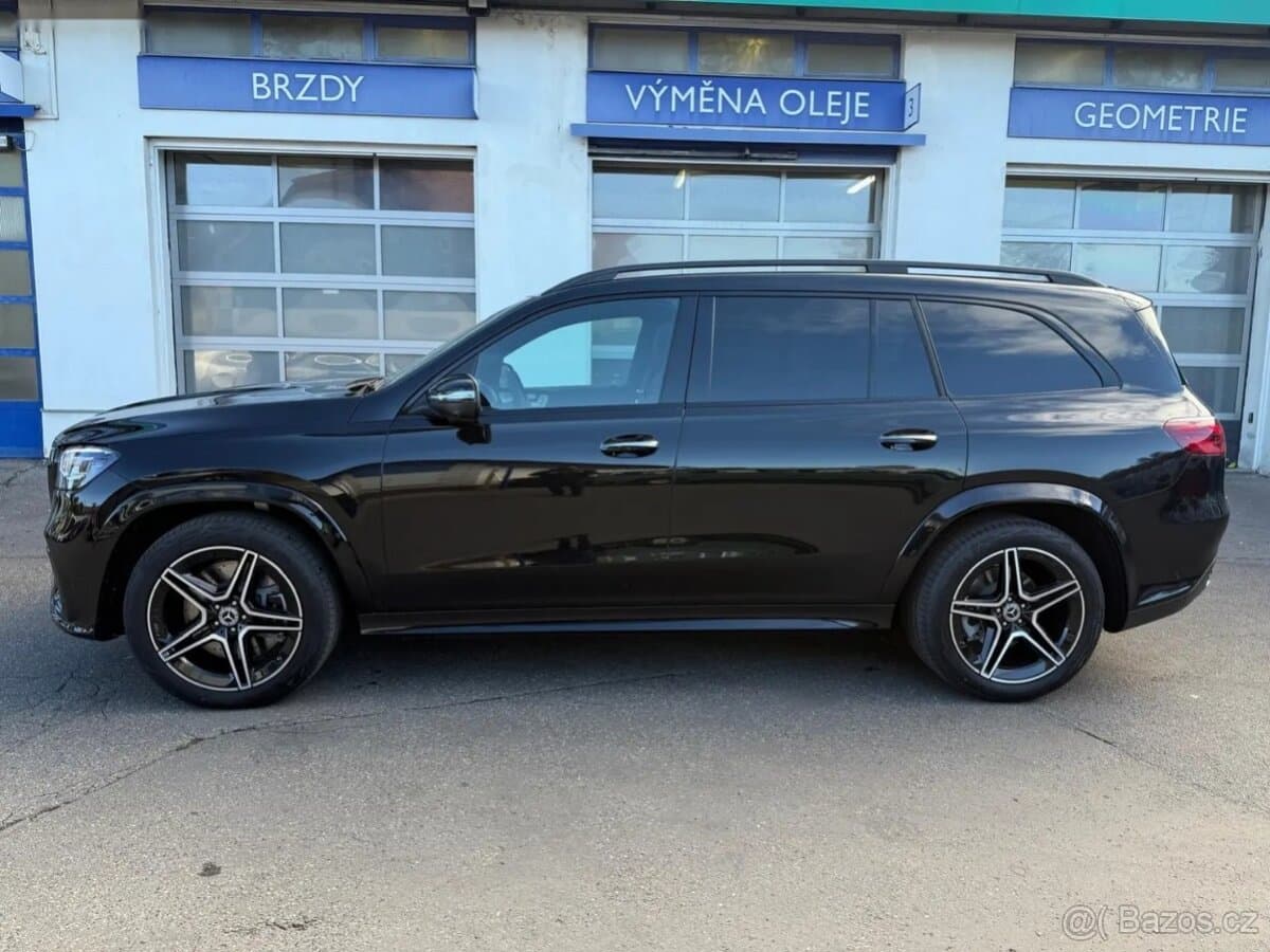 2025 Mercedes-Benz GL - 3