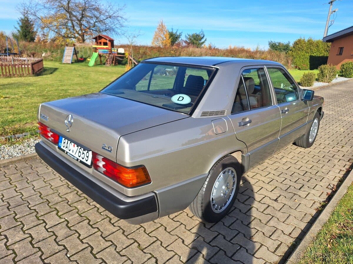 1989 Mercedes-Benz 190 - 3