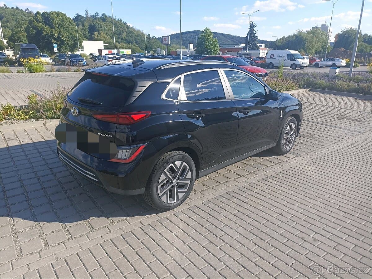 2022 Hyundai KONA - 3
