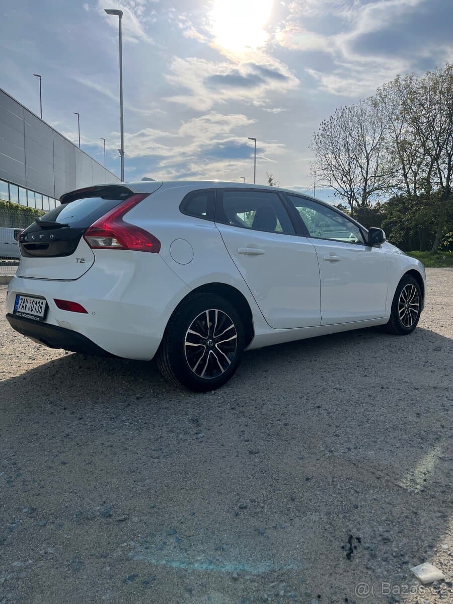 2017 Volvo V40 - 3