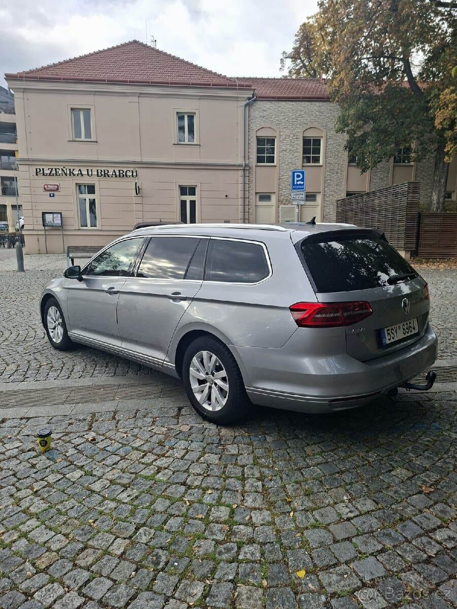 2018 Volkswagen PASSAT - 3