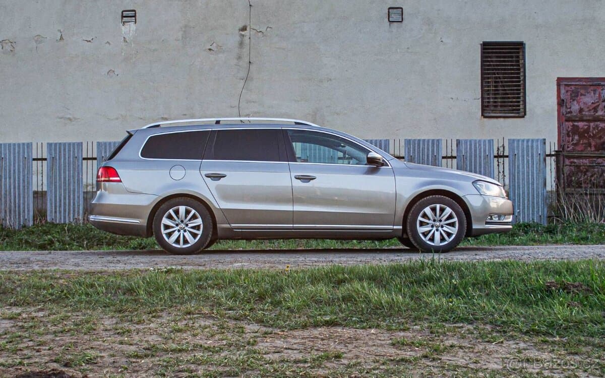 2012 Volkswagen PASSAT - 3