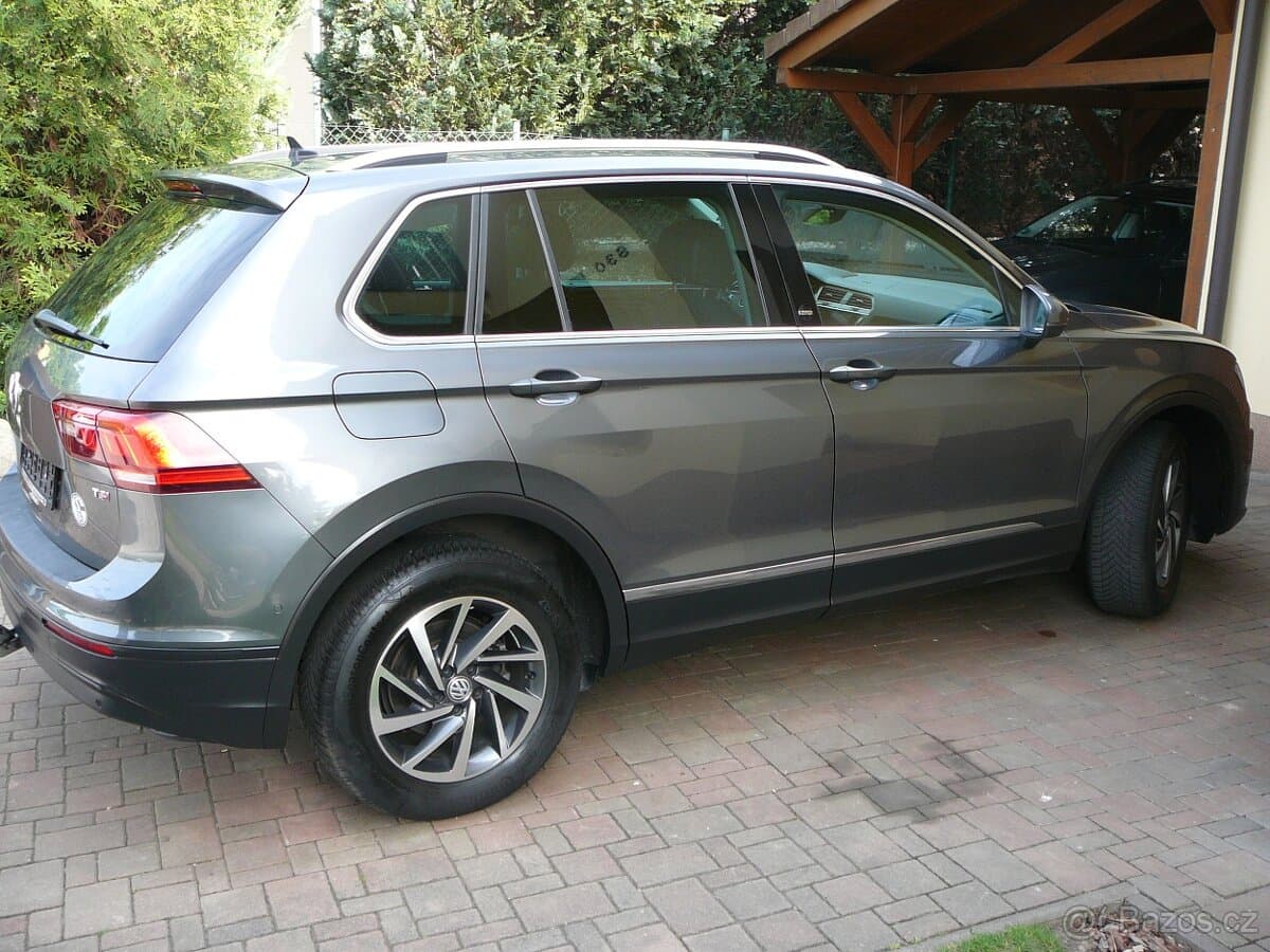 2017 Volkswagen TIGUAN - 3