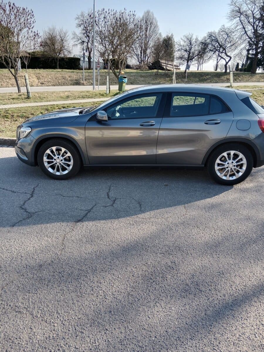 2017 Mercedes-Benz GLA - 3