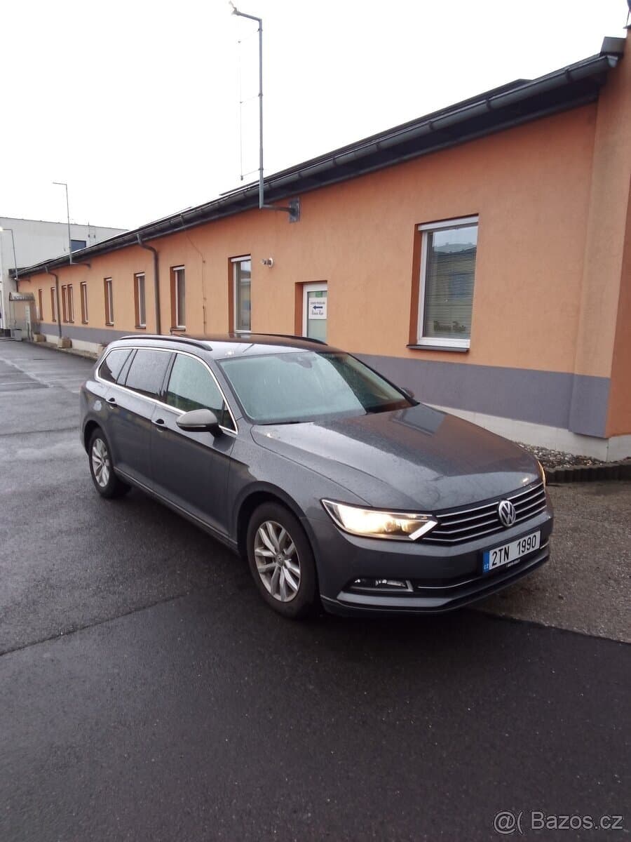 2017 Volkswagen PASSAT - 3