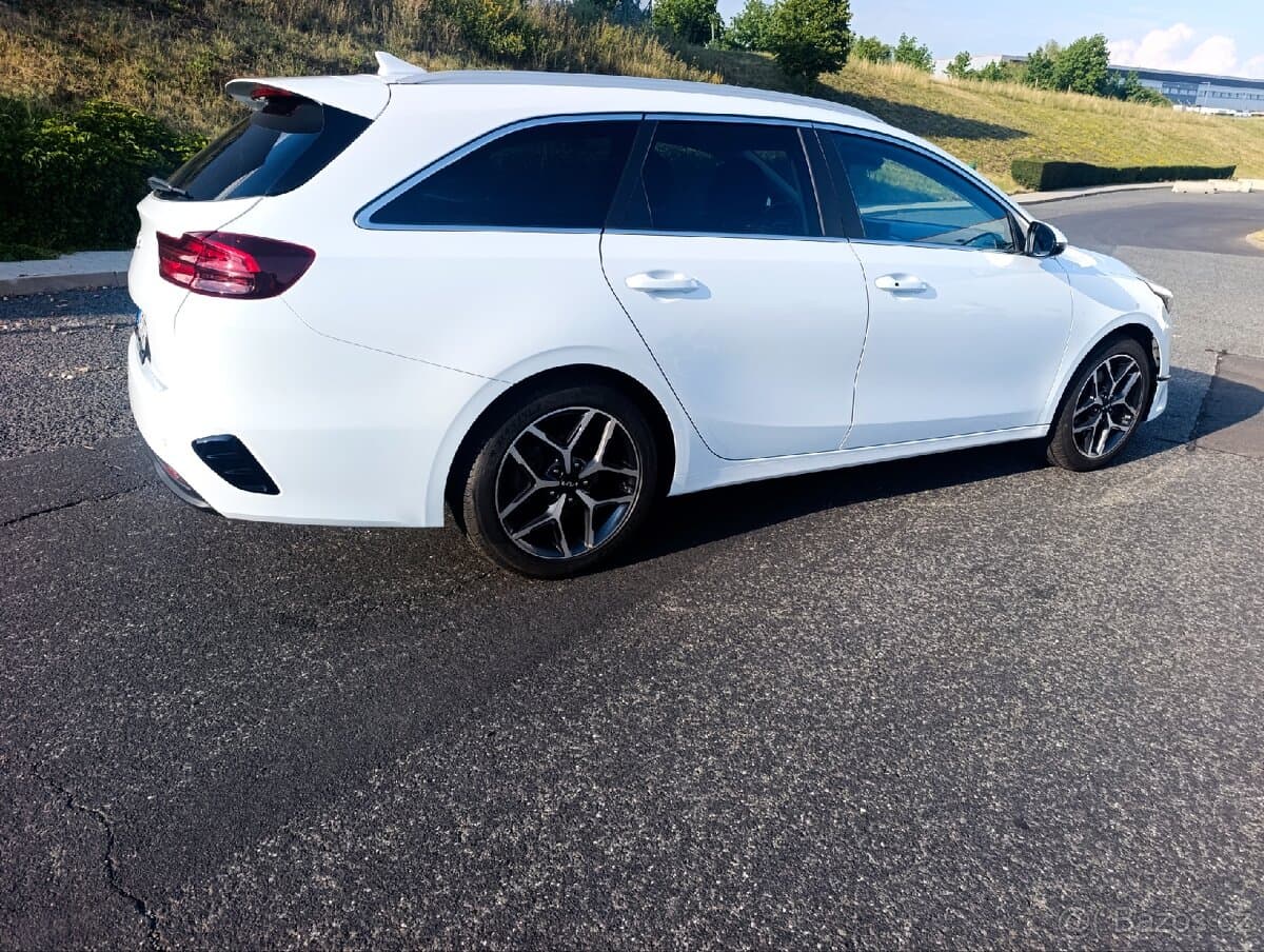 2025 Kia PROCEED - 3