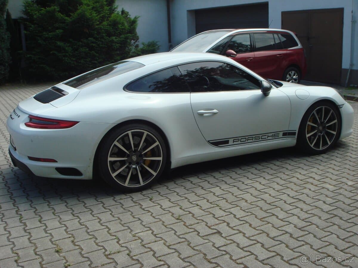 2018 Porsche 911 - 3