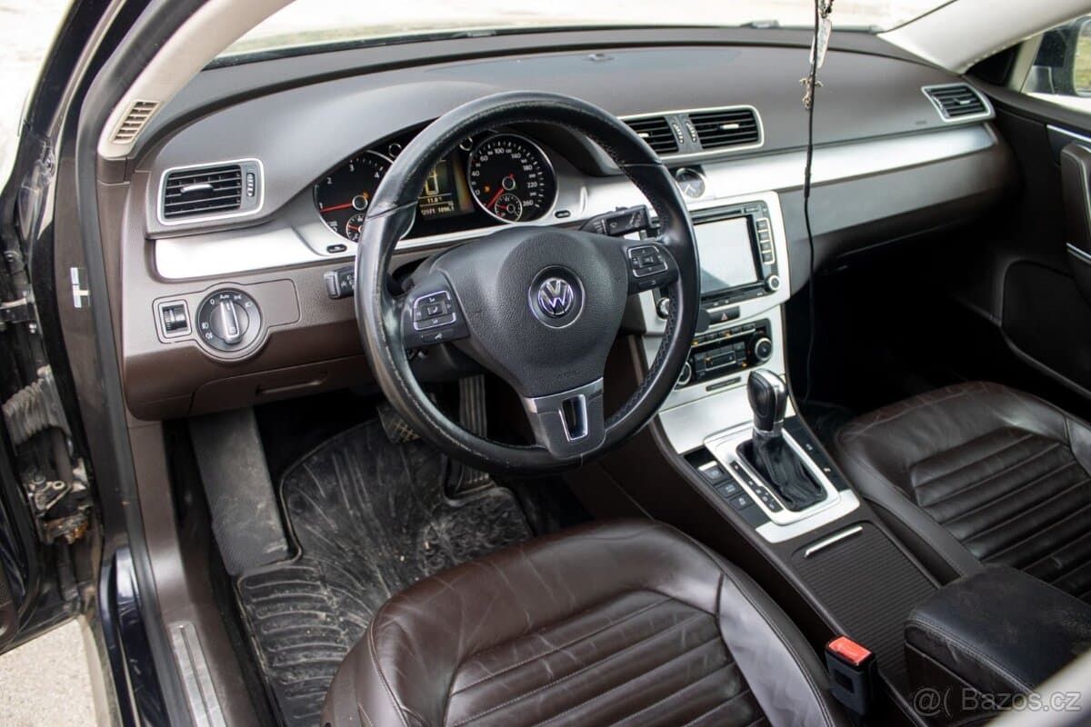2011 Volkswagen PASSAT - 3