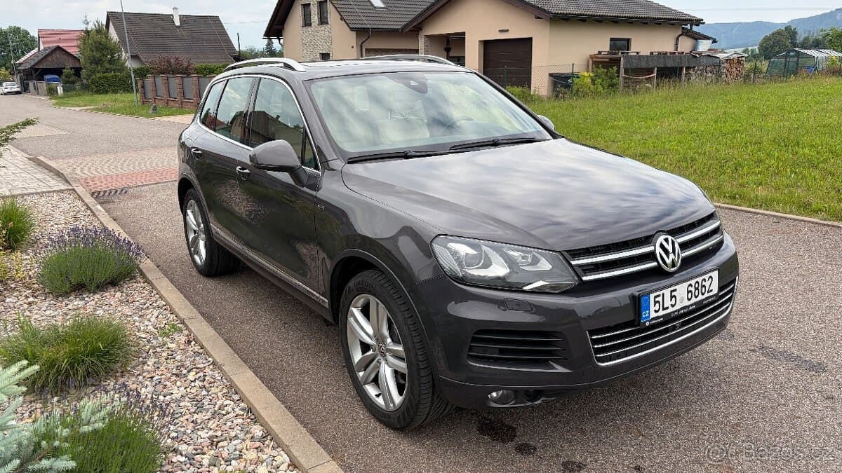 2010 Volkswagen TOUAREG - 3