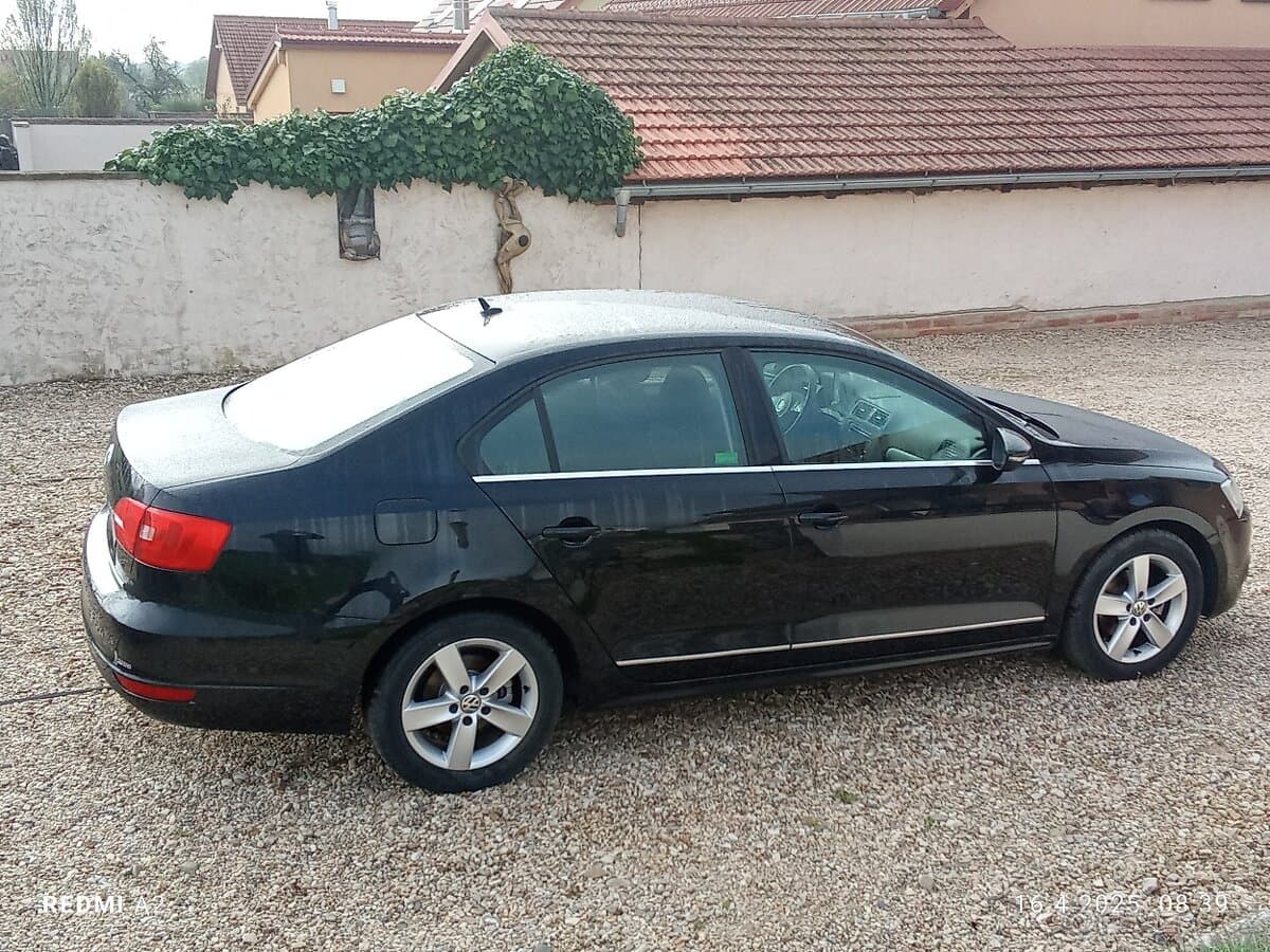 Volkswagen JETTA - 3