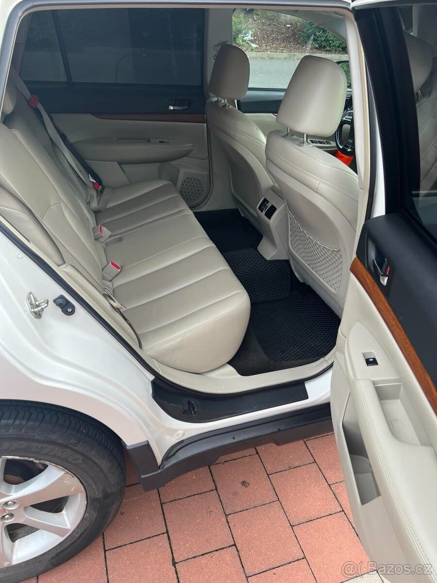 2012 Subaru OUTBACK - 3
