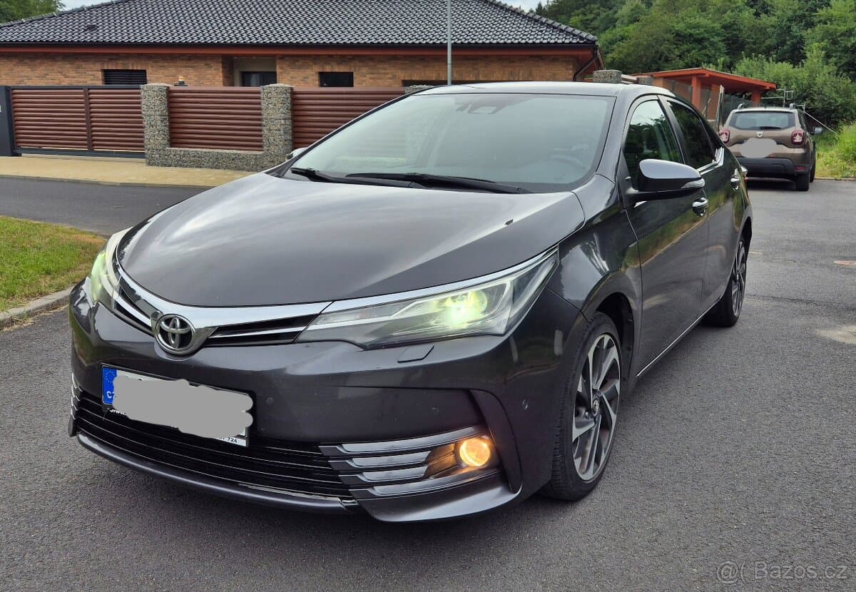 2018 Toyota COROLLA - 3
