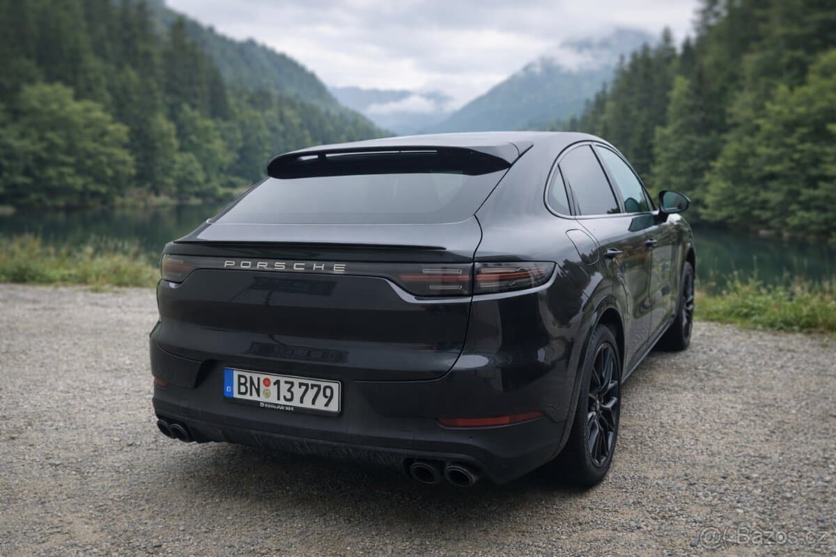 2021 Porsche CAYENNE - 3
