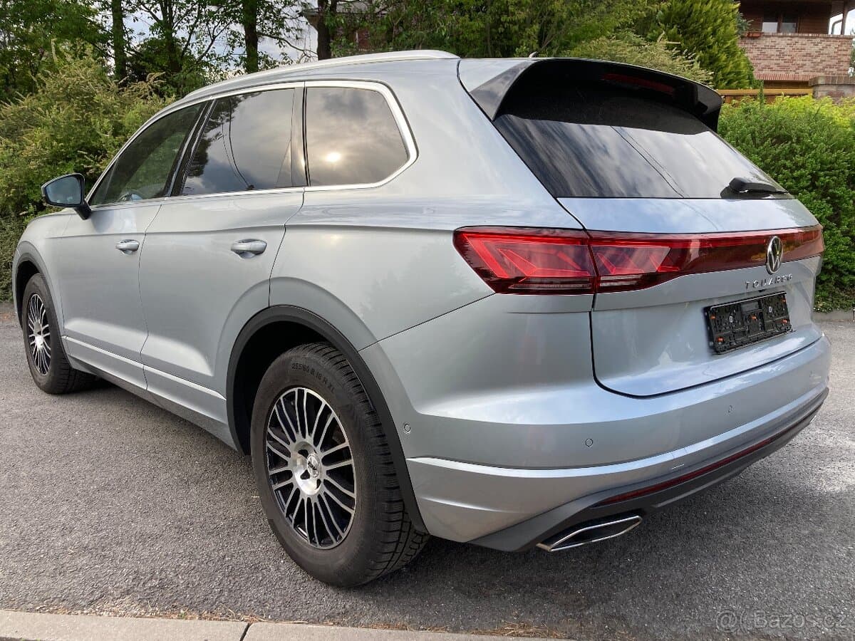 2023 Volkswagen TOUAREG - 3