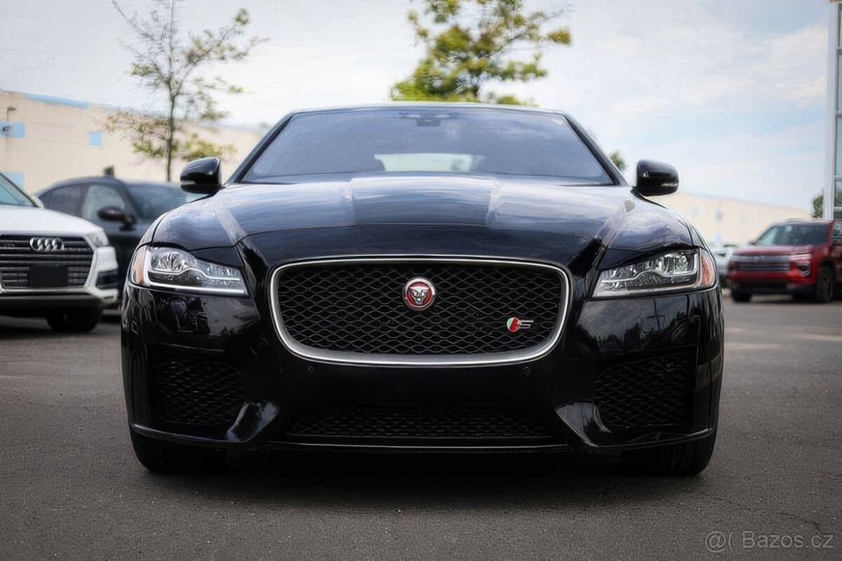 2018 Jaguar XF - 3