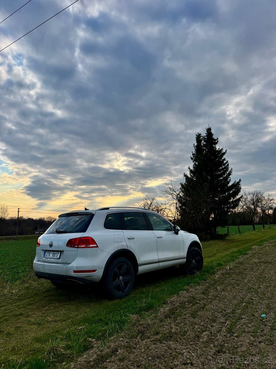 2012 Volkswagen TOUAREG - 3