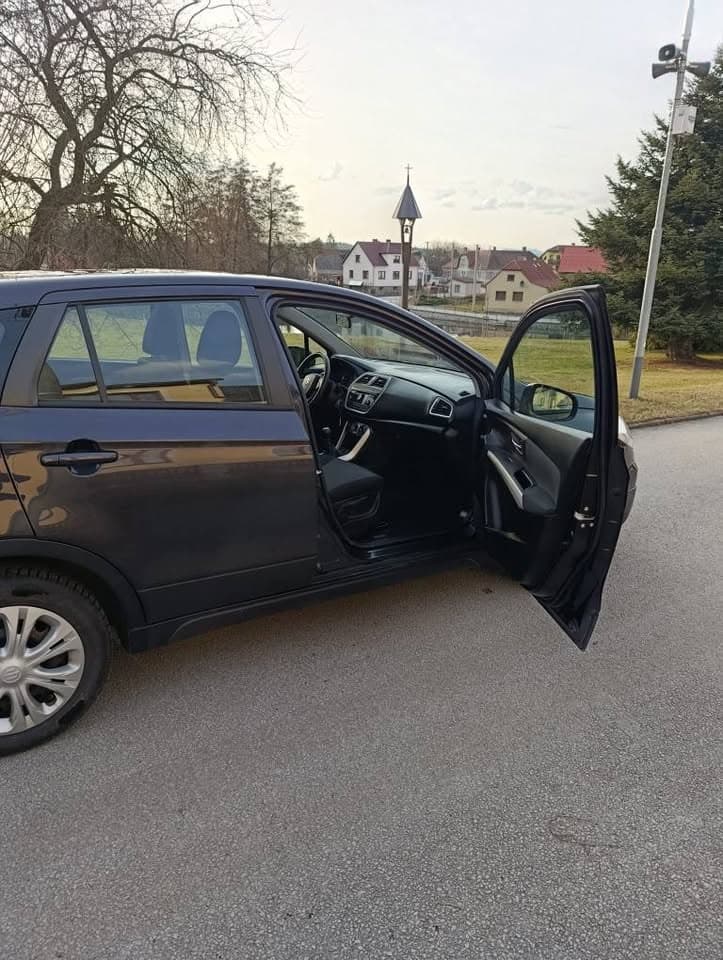 2015 Suzuki S-CROSS - 3