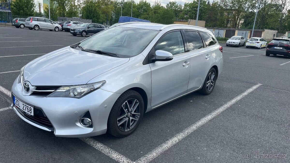 2014 Toyota AURIS - 3