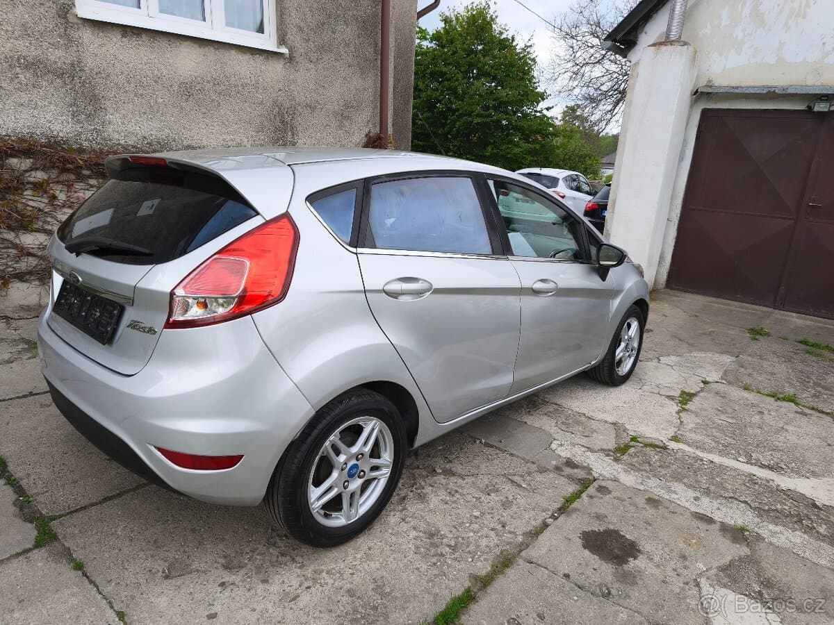 2015 Ford FIESTA - 3