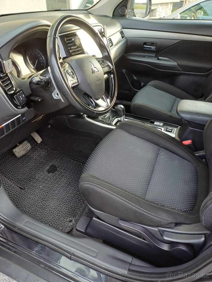 2018 Mitsubishi OUTLANDER - 3