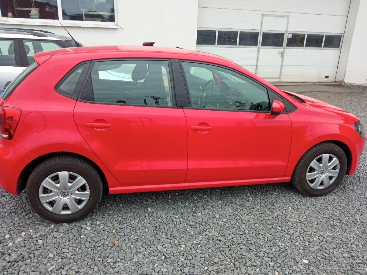 2011 Volkswagen POLO - 3