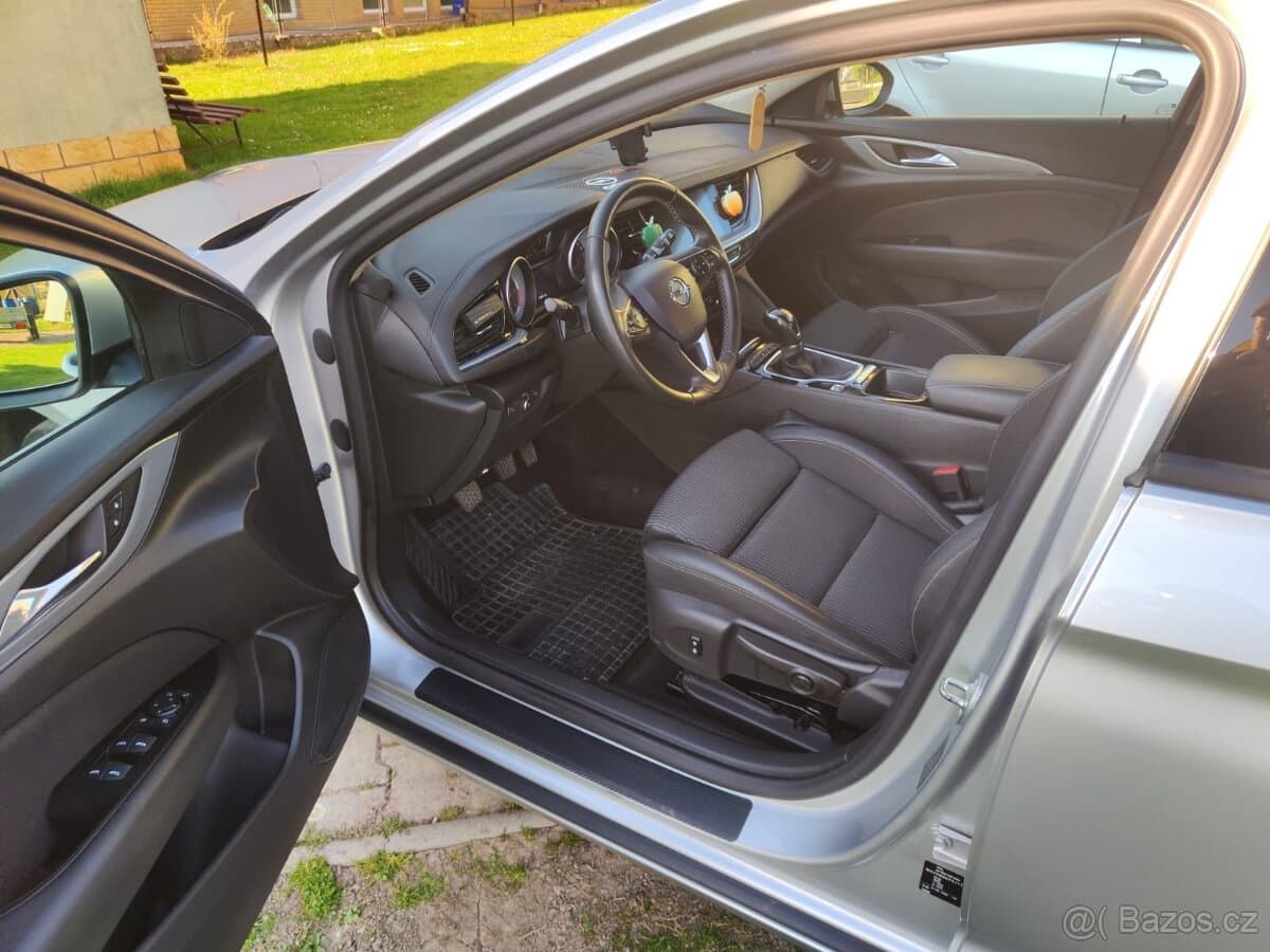 2018 Opel INSIGNIA - 3