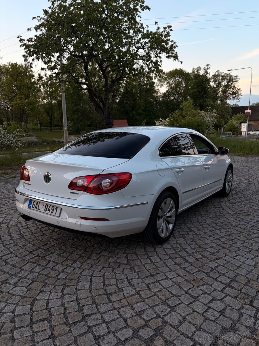 2011 Volkswagen PASSAT CC - 3